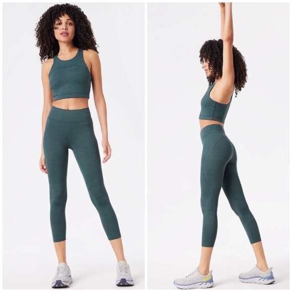 OUTDOOR Voices Core 3/4 Leggings Tights in Ever Green - Picture 2 of 8